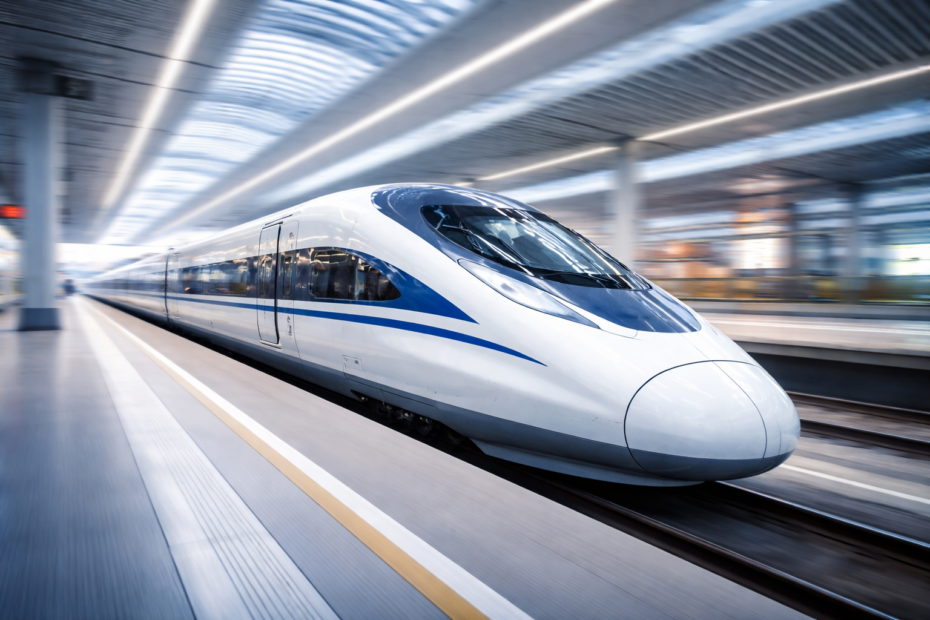 Čínský rychlovlak na nádraží — jak cestovat vysokorychlostním vlakem v Číně